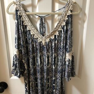 G Collection Blue off shoulder top XL